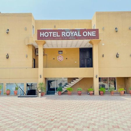 Hotel Royal One Multan Exterior foto