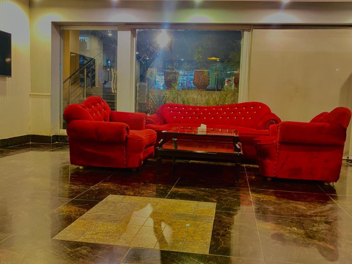 Hotel Royal One Multan Exterior foto