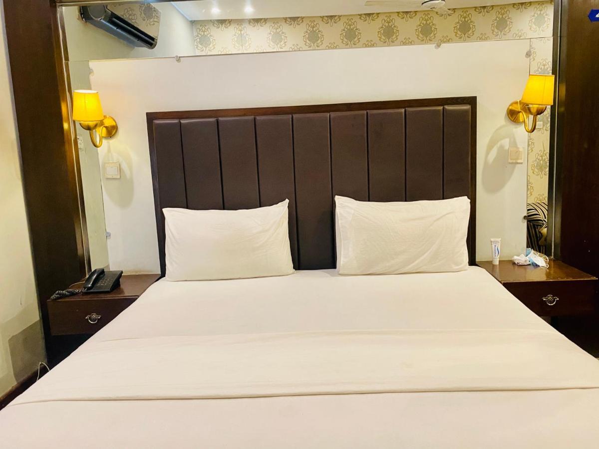 Hotel Royal One Multan Exterior foto
