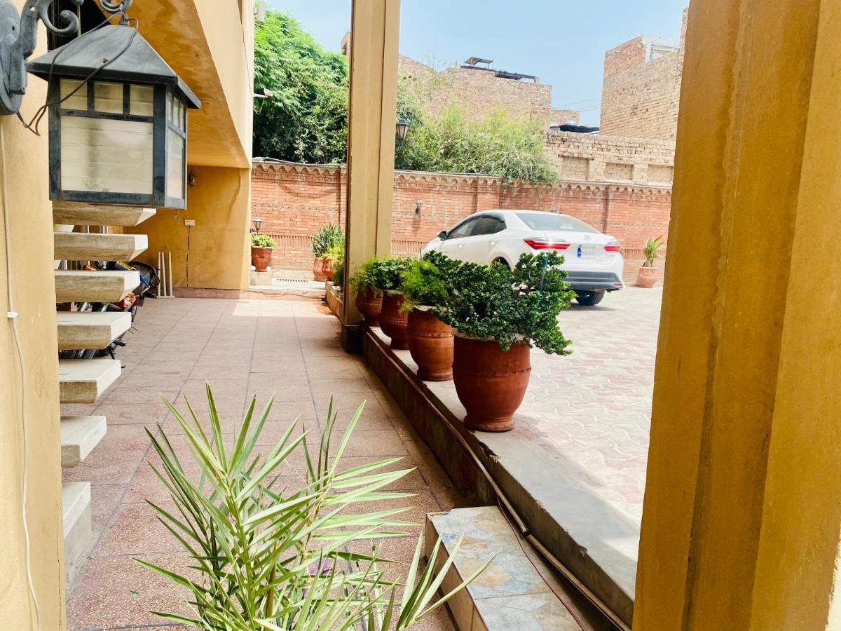 Hotel Royal One Multan Exterior foto