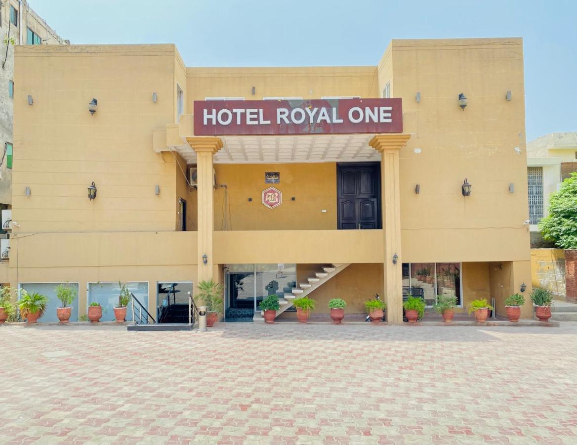 Hotel Royal One Multan Exterior foto