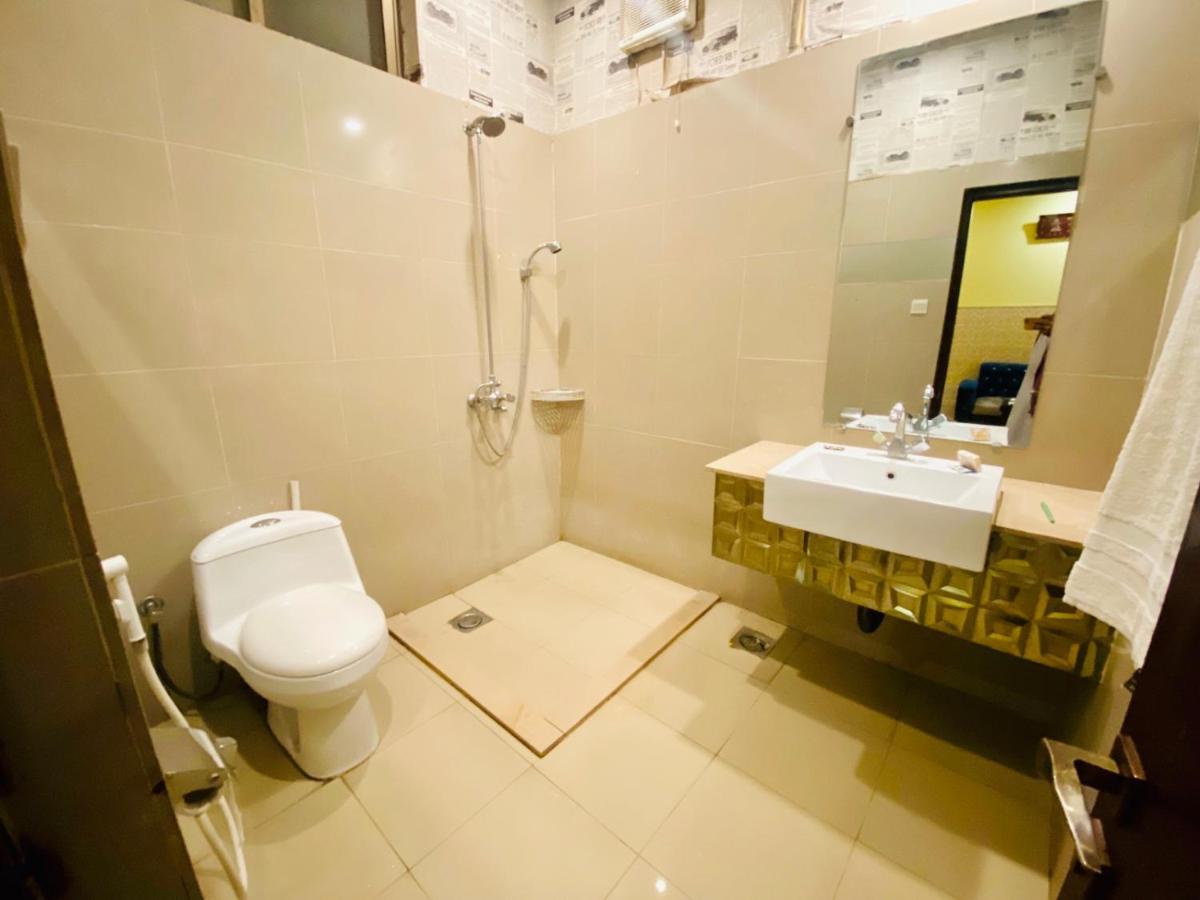 Hotel Royal One Multan Exterior foto